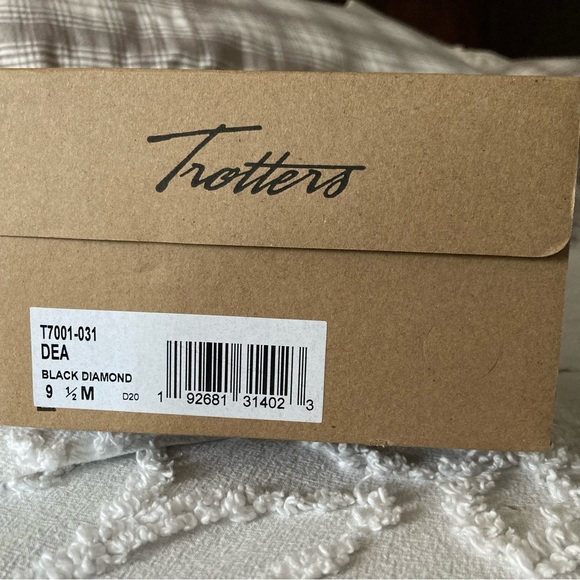 Trotters Sling-back pumps - Picture 7 of 8